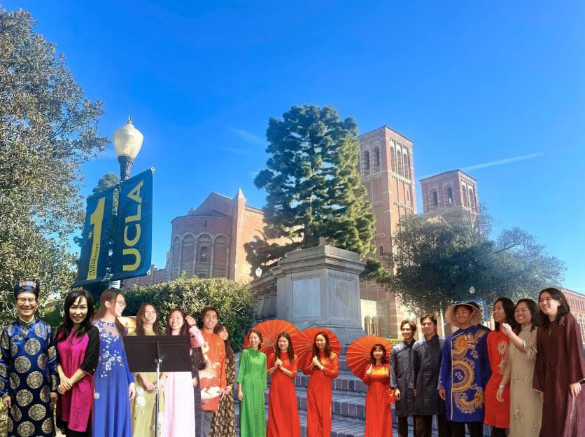 Vietnamese students in front of Royce Hall wearing Ao Dai